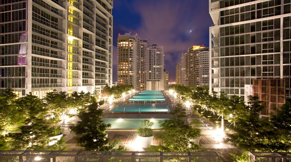 Icon Brickell Condos Pool Deck